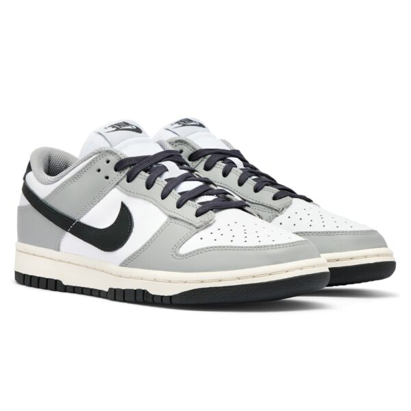 NK DUNK LOW LIGHT SMOKE GREY - Image 2