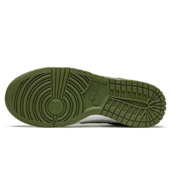 NK DUNK LOW Medium Olive - Image 4